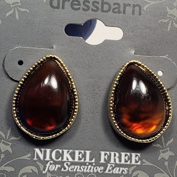 2/$30 Dainty Gold tone & Stone TearDrop Design 0.6" Stud Earrings - Jewelry - Picture 7 of 8